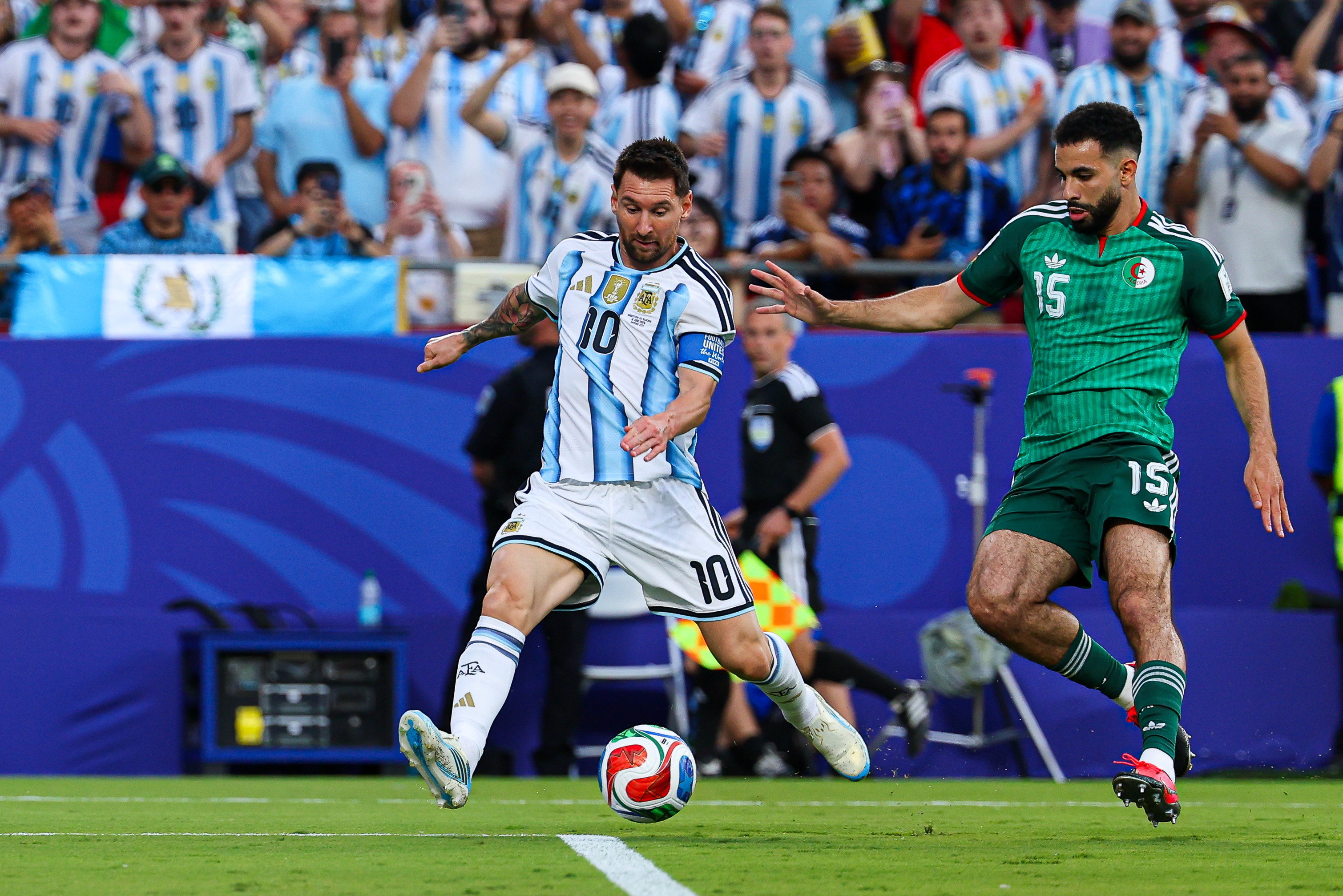 Messi a mis un triplé face à l'Algérie