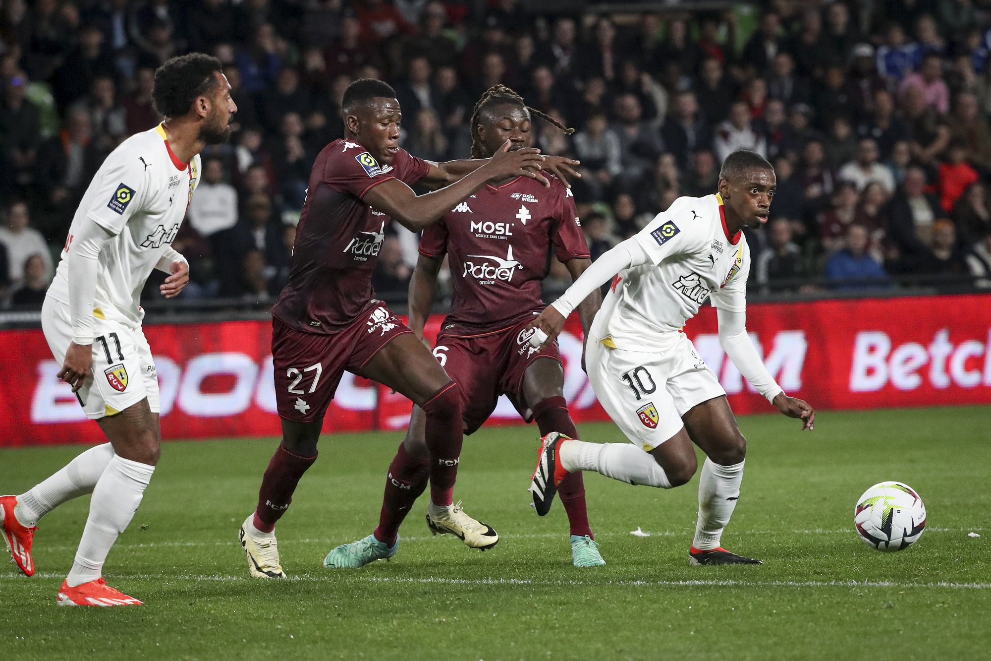 Metz vs Lens