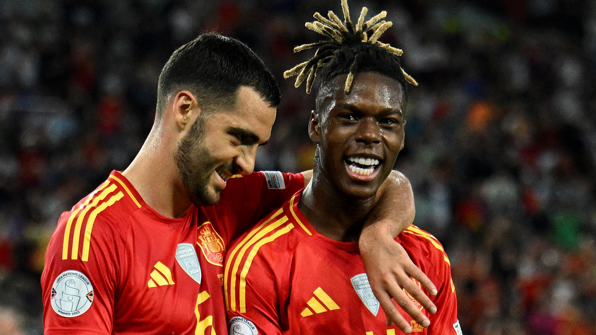 Mikel Merino y Nico Williams