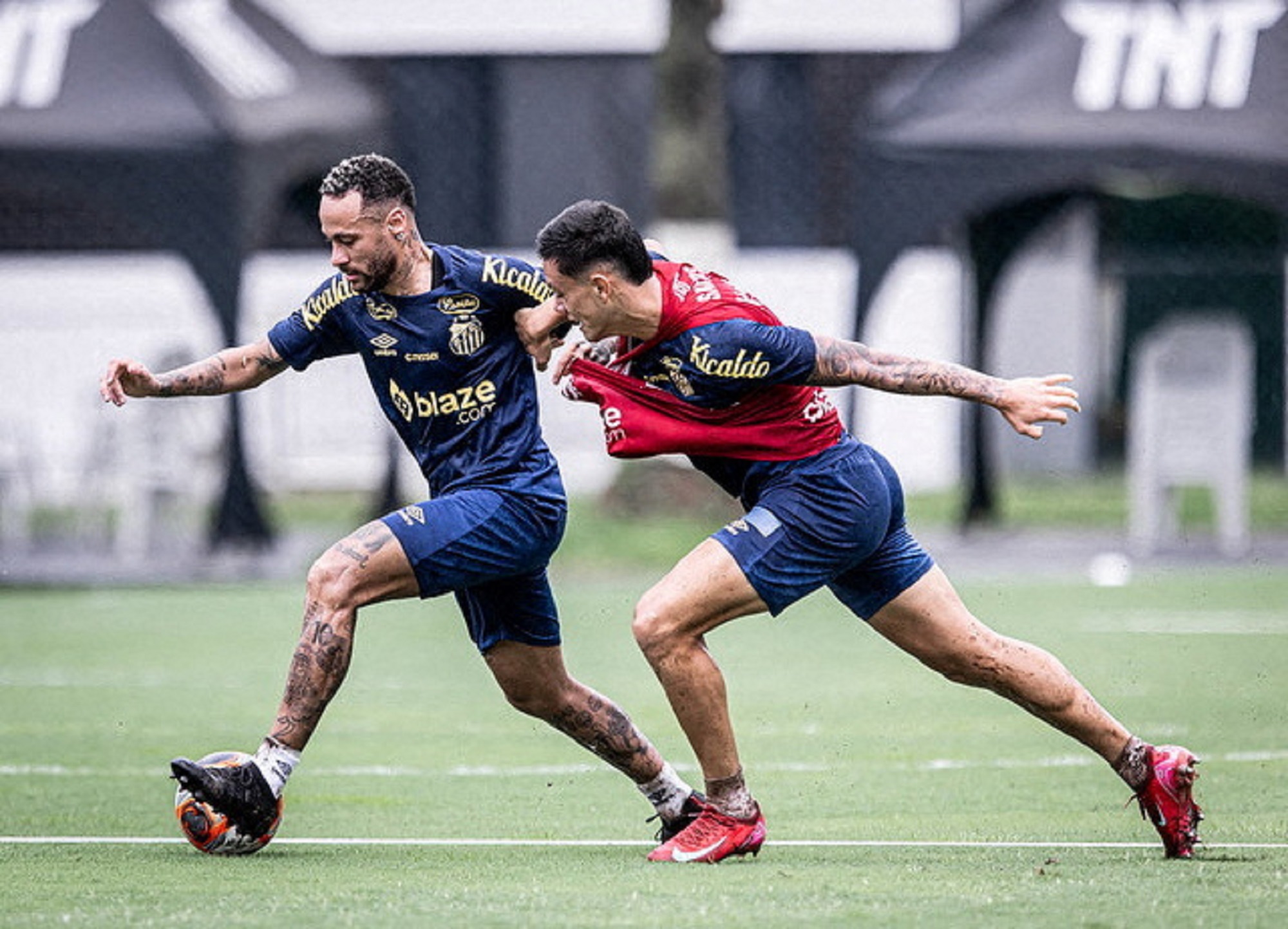 Neymar first training with Santos