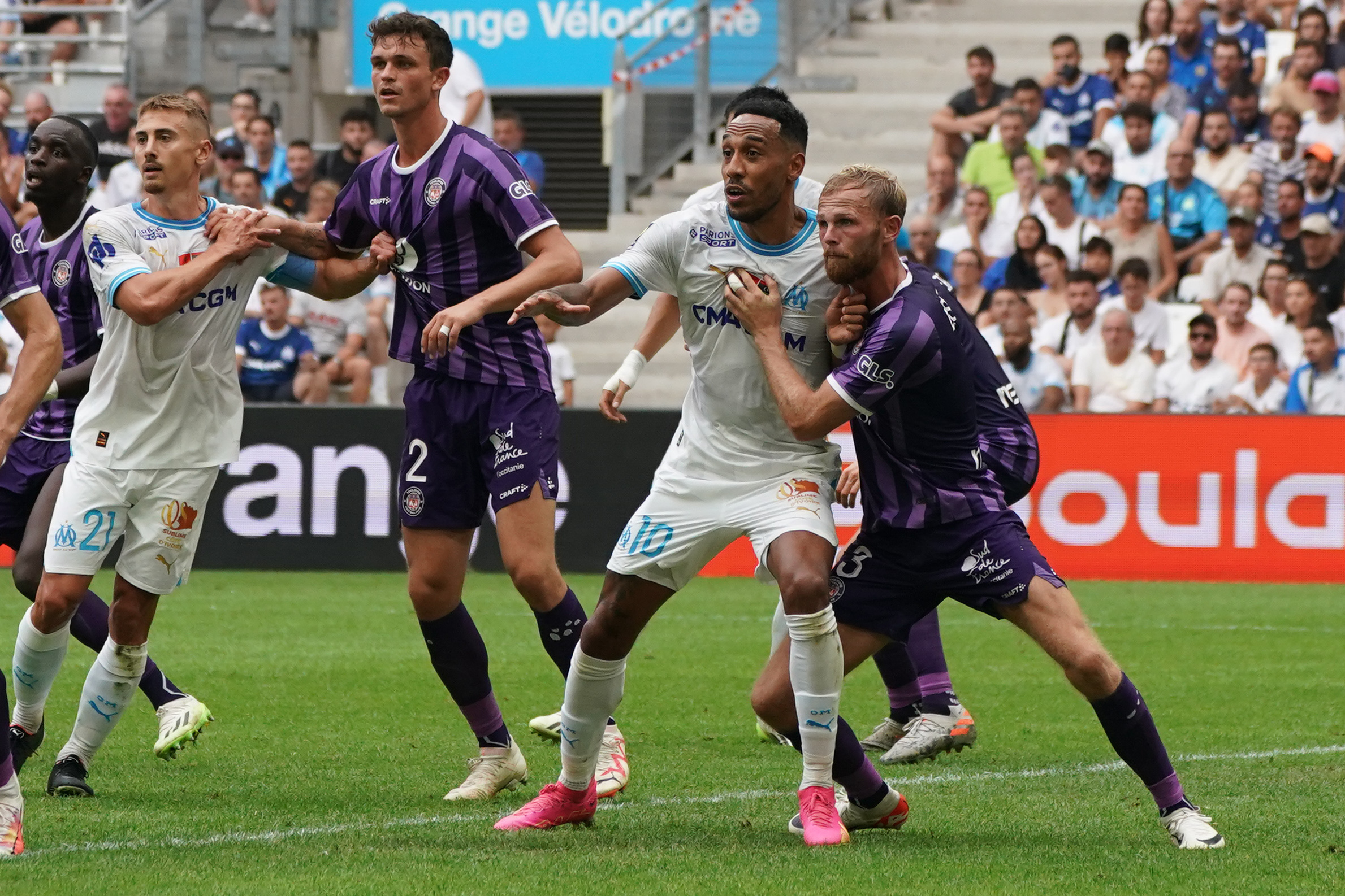 Olympique de Marsella empata con el Toulouse
