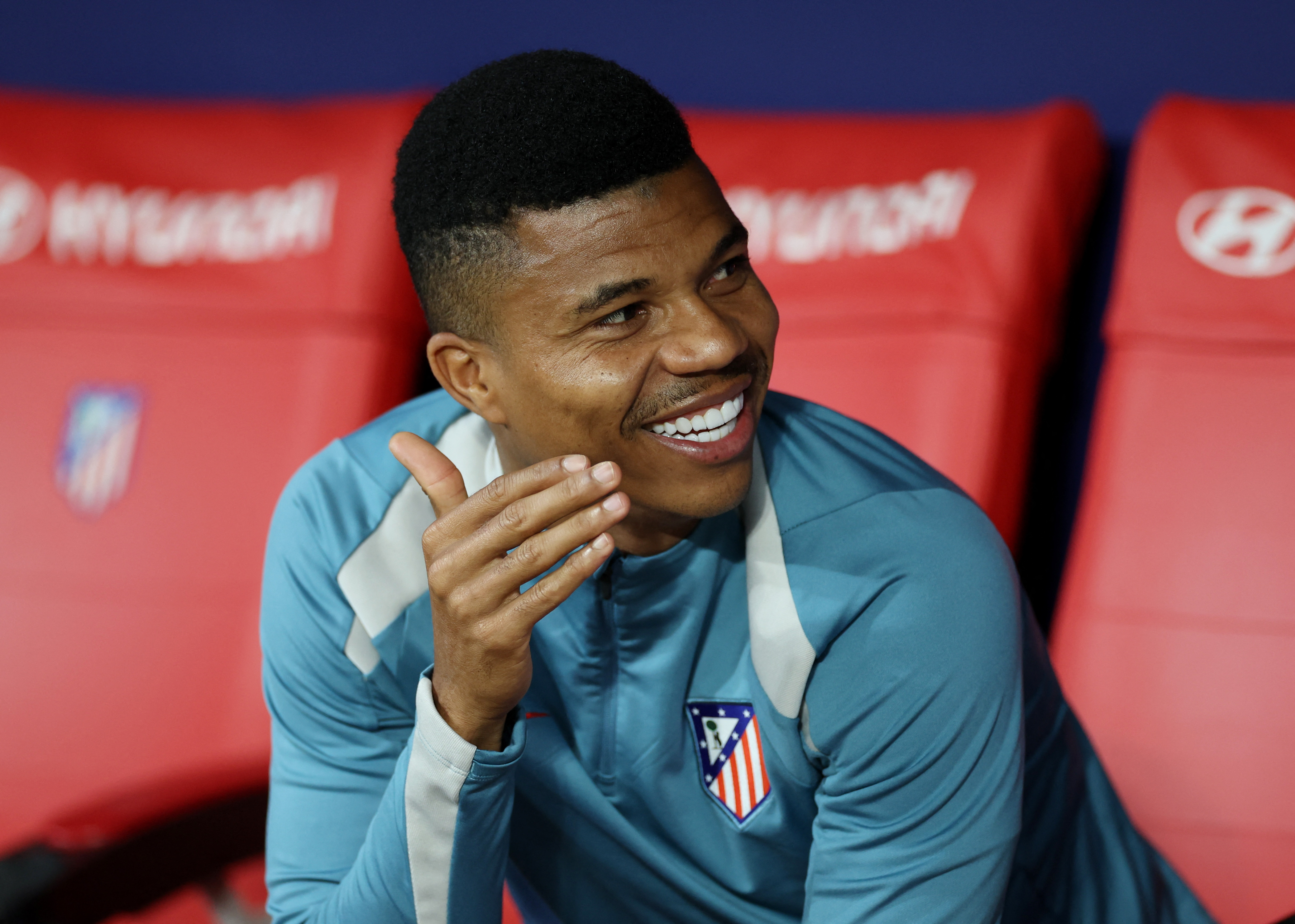 Reinildo banc Atlético