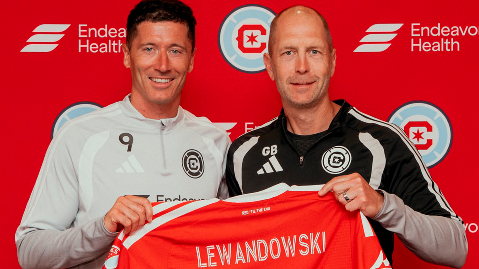 Robert Lewandowski signs with Chicago Fire