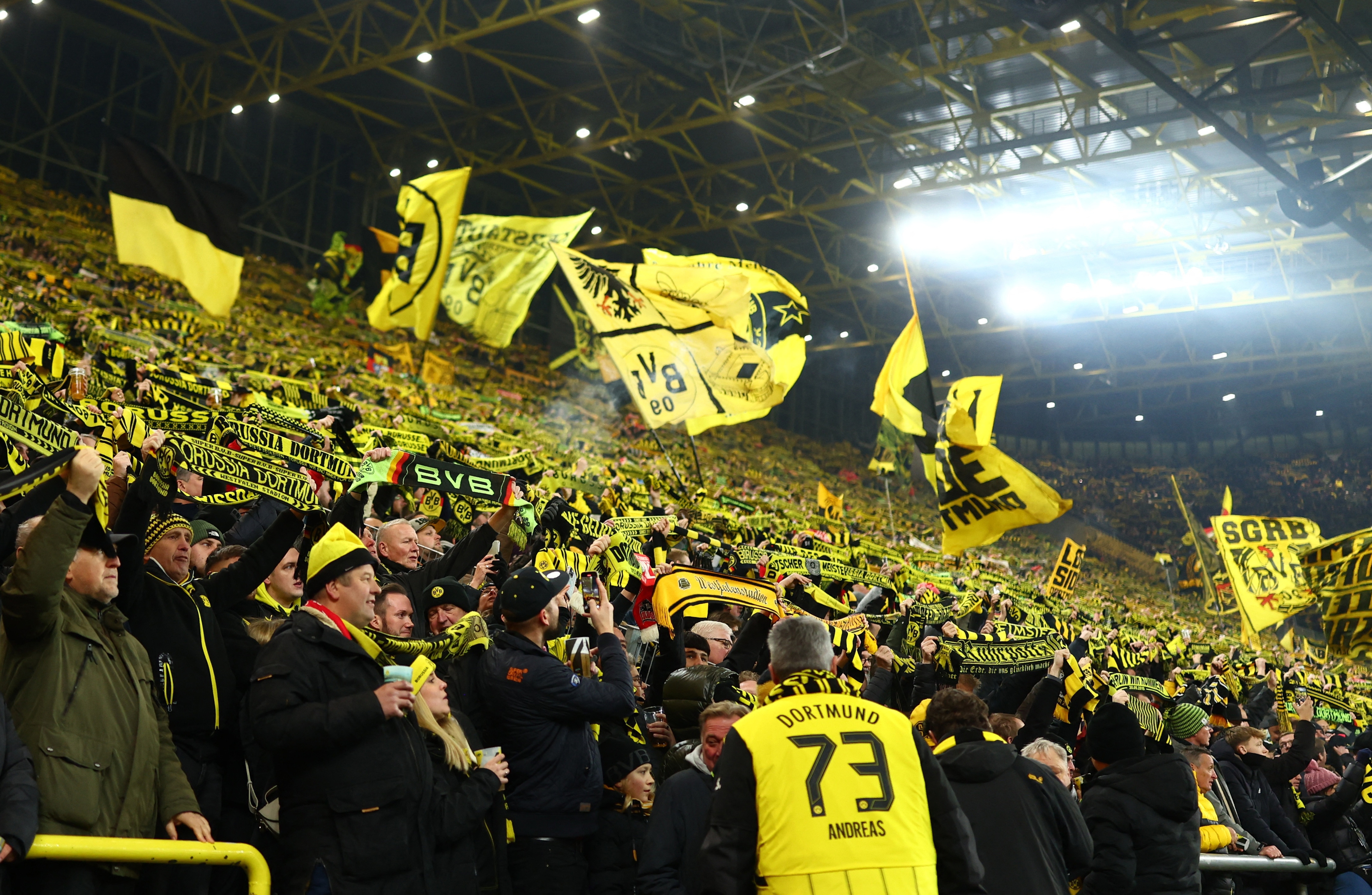 Signal Iduna Park Mur jaune