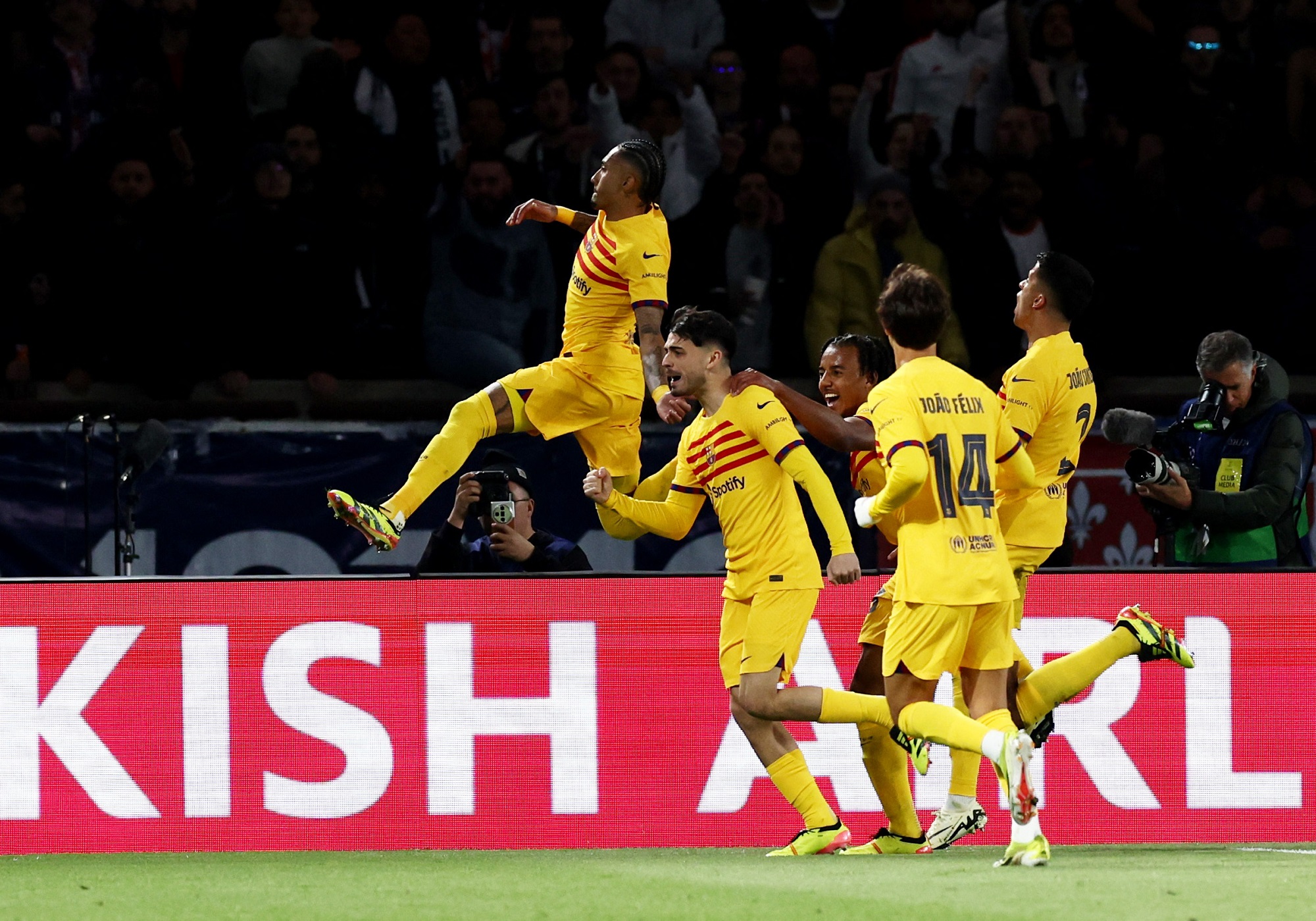 St Germain v FC Barcelona