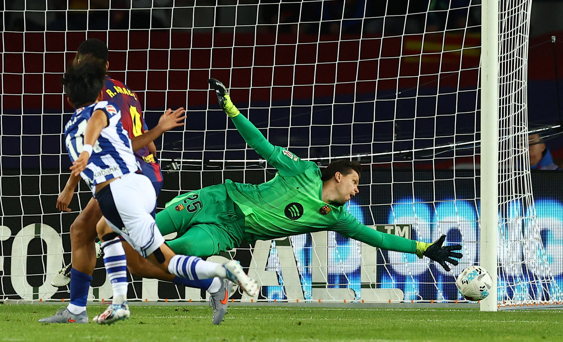 Szczesny barça plongeon