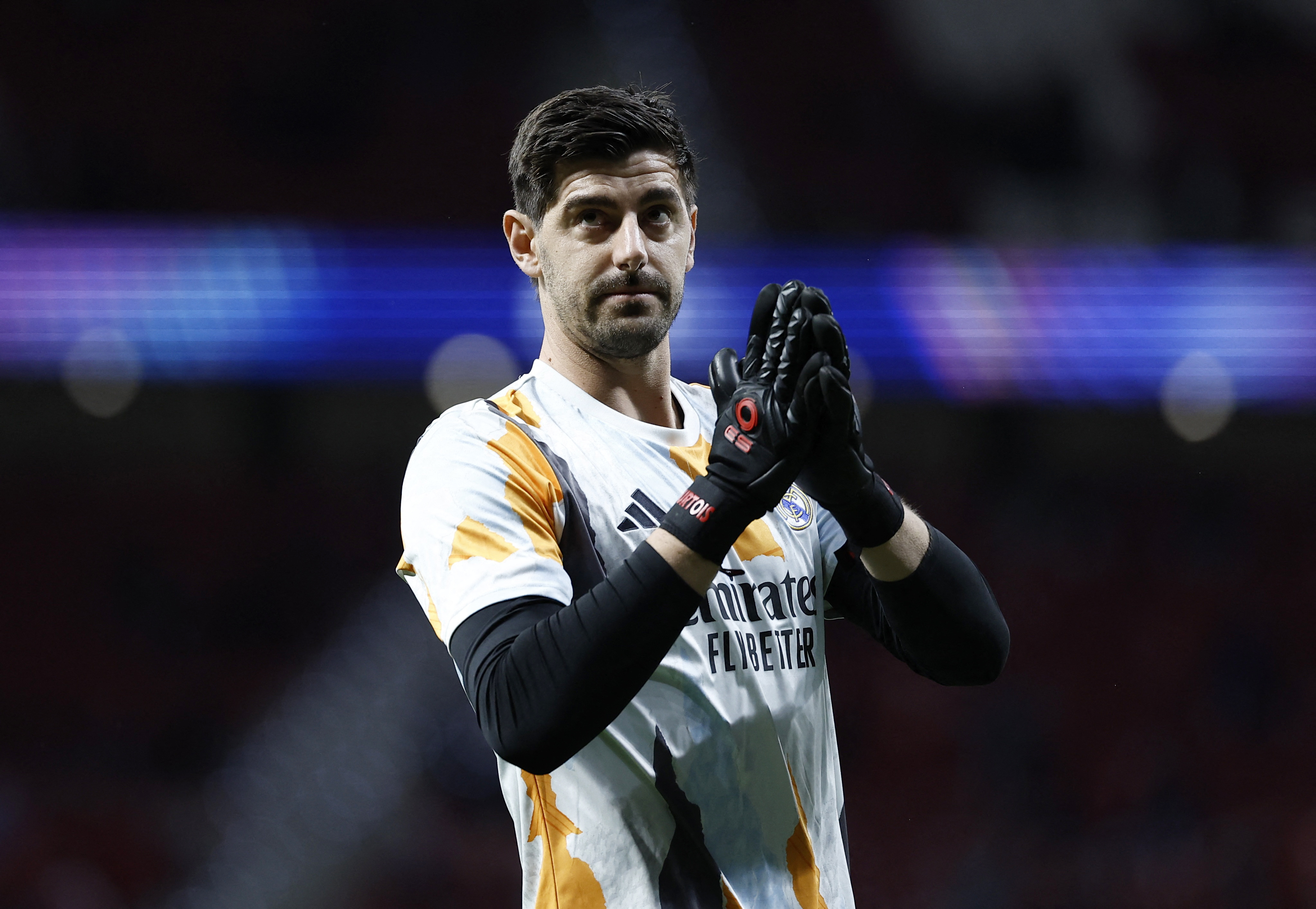 Thibaut Courtois mains jointes