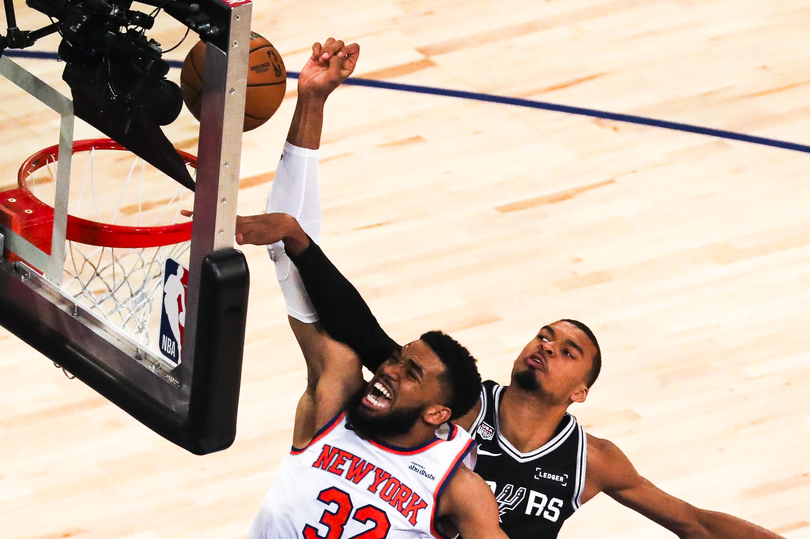 Towns et Wembanyama se livrent à un gros duel