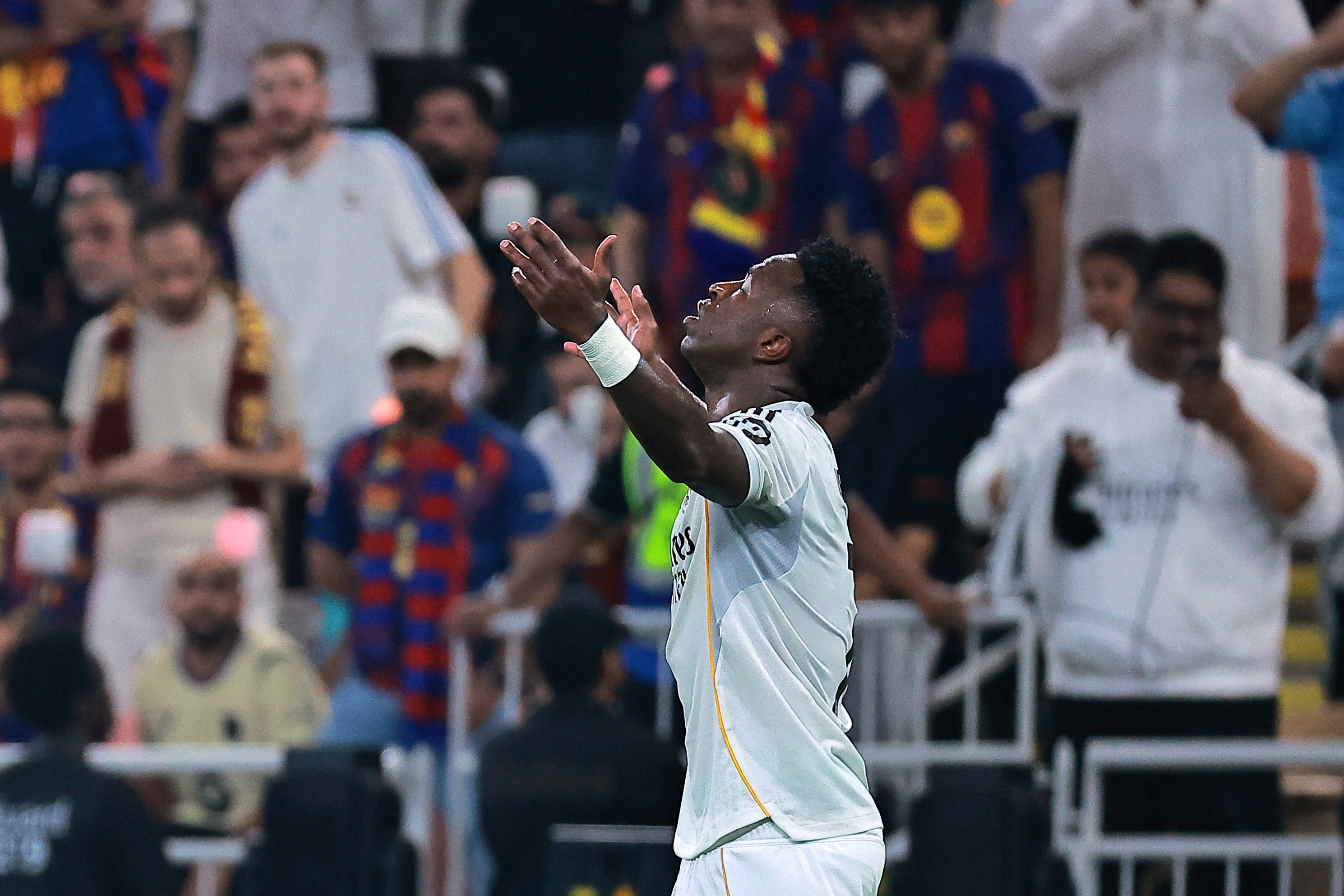 Vinícius answers the call