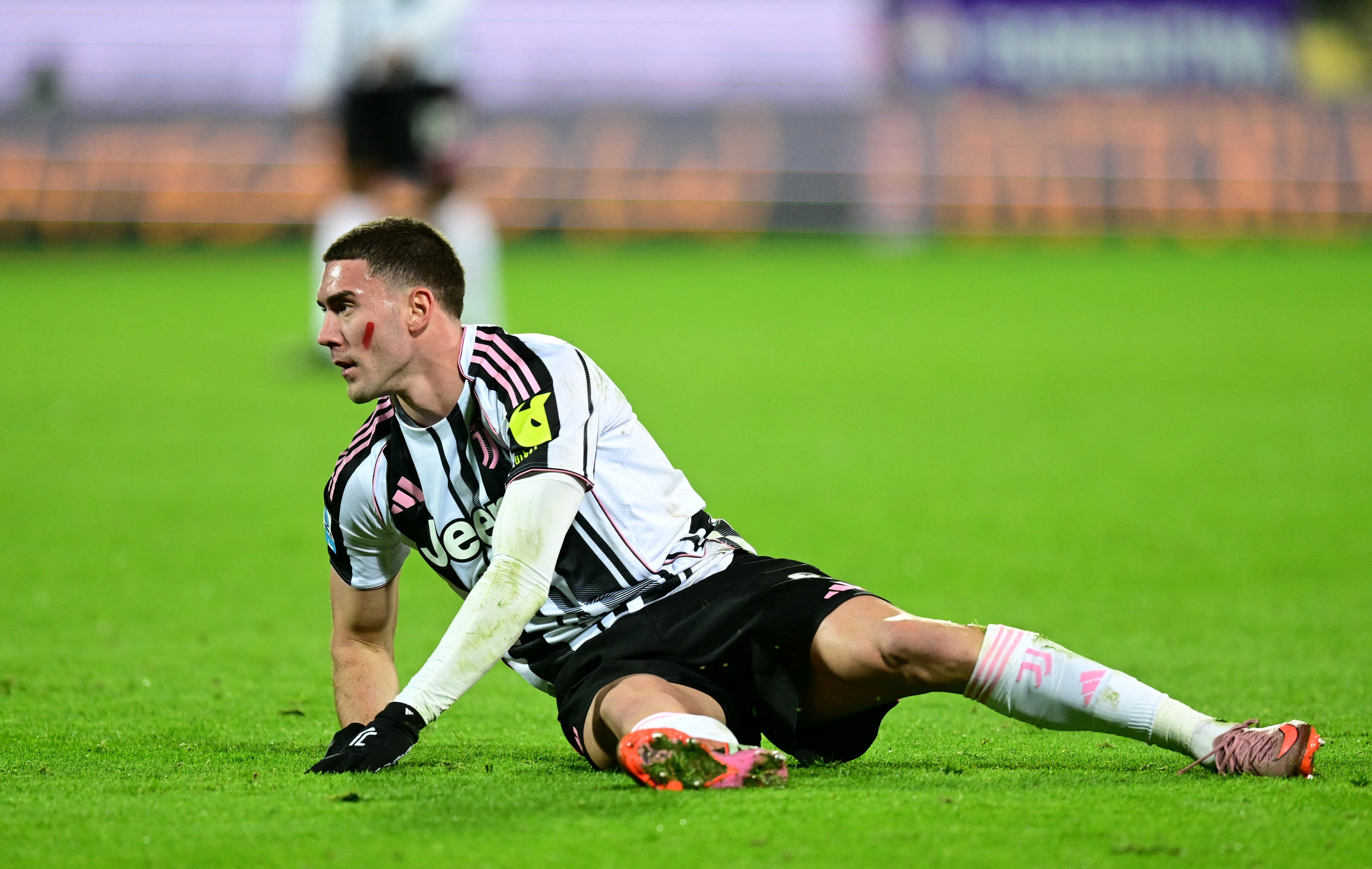 Vlahovic juve à terre