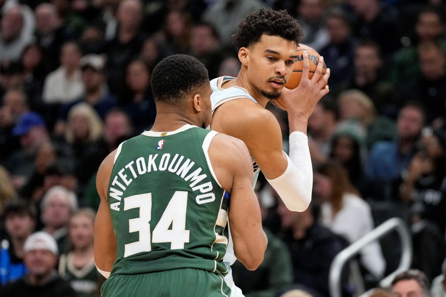 NBA : Les Spurs de Wemby sèchement battu par les Bucks de Giannis