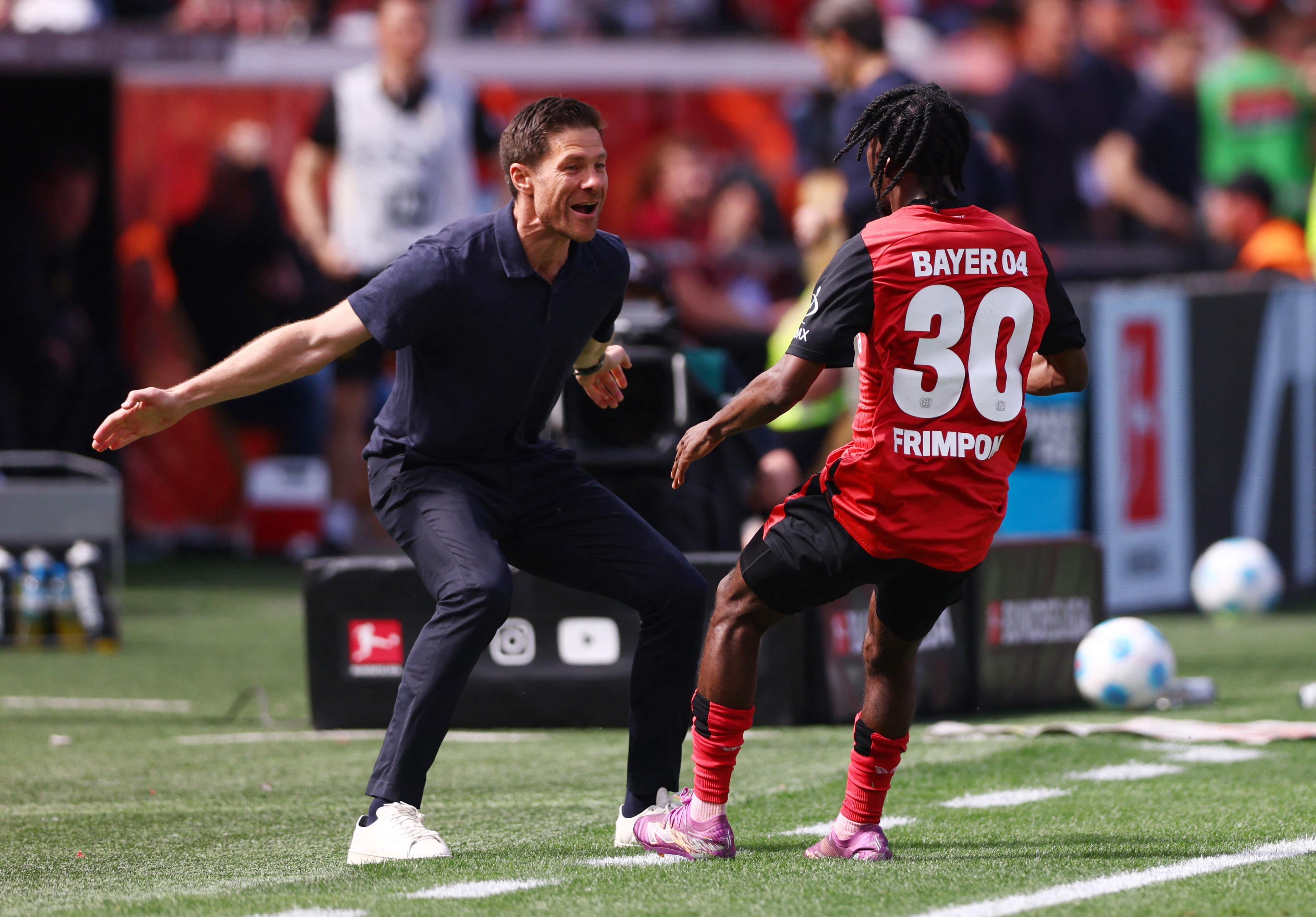 Xabi Alonso et Jeremie Frimpong