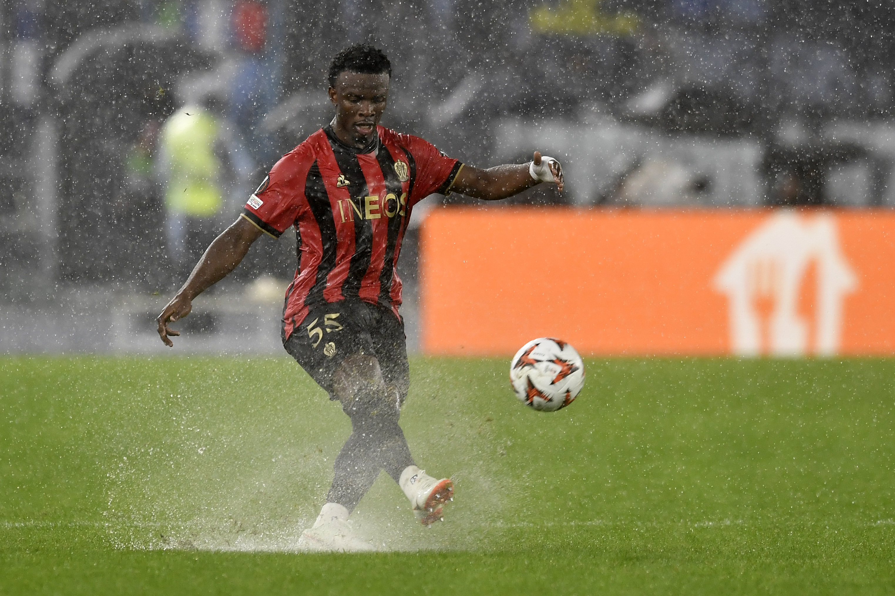 Youssouf Ndayishimiye sous l'eau à Rome